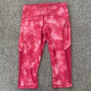 Lululemon pink capri leggings